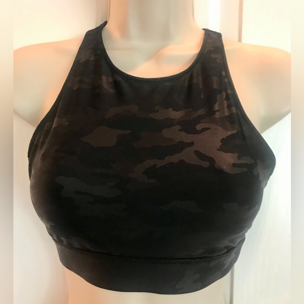 🍀Forever 21 SMALL Criss Cross Sports Bra. Camouflaged. Good used condition.